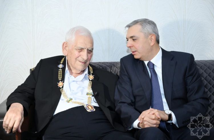 Xalq şairi Nəriman Həsənzadəyə "Heydər Əliyev" ordeni təqdim edilib - FOTO