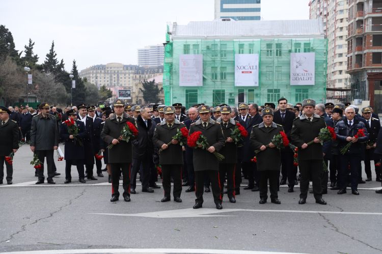 Dövlət Xidmətinin rəhbərliyi Xocalı soyqırımı abidəsini ziyarət edib