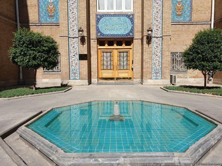 İran Niderlanda etiraz notası verib