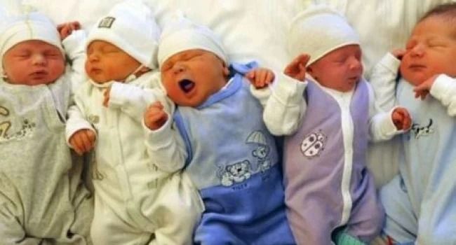 Çinli qadın beşəm dünyaya gətirib