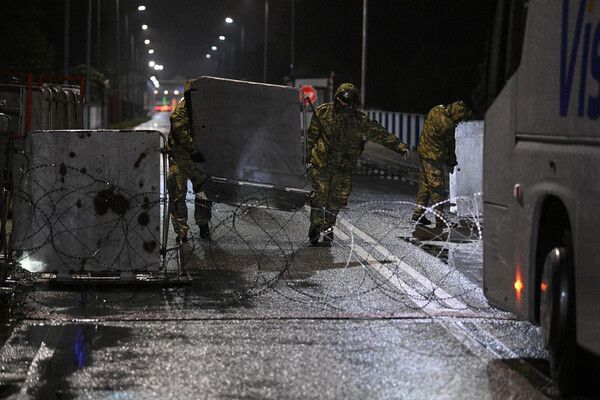 Polşa Ukrayna ilə sərhədini bağlamaq barədə düşünür