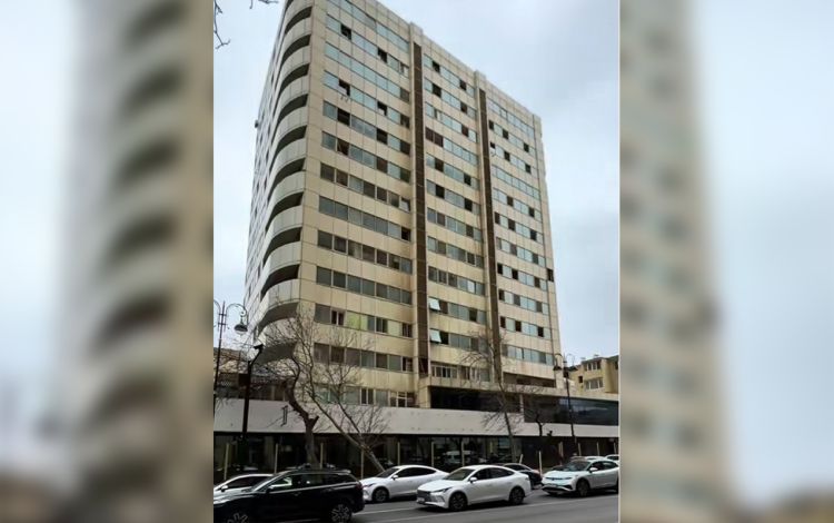 Bakının mərkəzindəki bəzi binalar sökülür -  FOTO