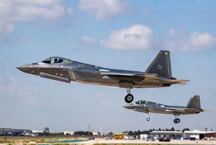 ABŞ qırıcıları Küveytdə qəzaya uğrayıb