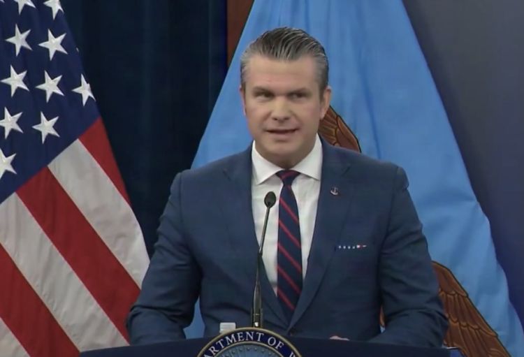 İran danışıqları ləngidirdi - Pit Heqset