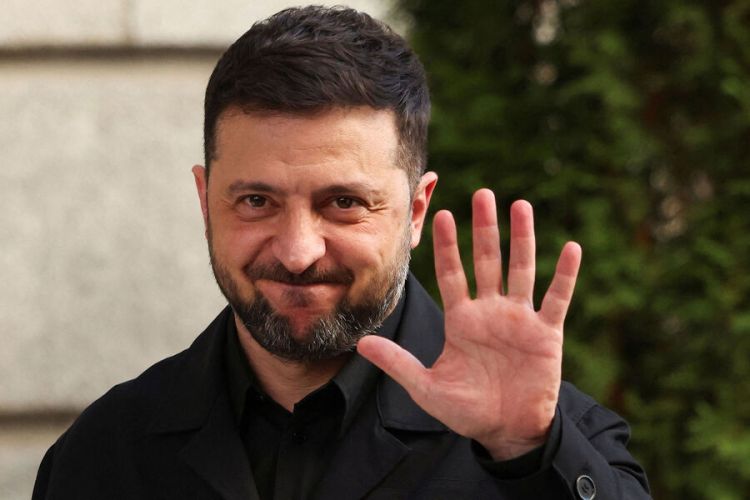 Zelenski ABŞ-yə qarşı: Ukrayna Yaxın Şərqə dron operatorları  göndərə bilər