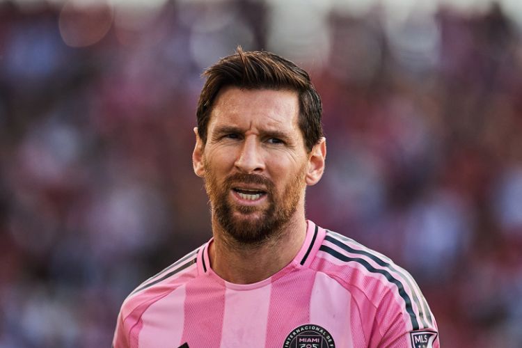 Trampı alqışlayan Messi azarkeşlərin gözündən düşdü
