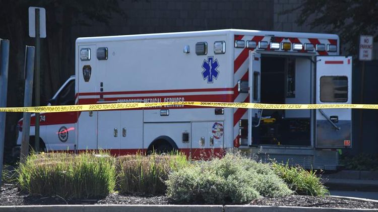 ABŞ-də naməlum silahlı şəxs sinaqoqun yaxınlığında insanlara atəş açıb - VİDEO