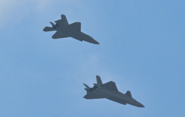 Çin təyyarələri yenidən Tayvan yaxınlığında: Pekin Trampla görüşdən əvvəl sakitliyi pozdu