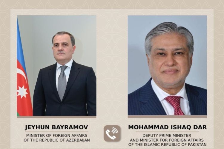 Ceyhun Bayramov pakistanlı həmkarı ilə regional təhlükəsizlik vəziyyətini müzakirə edib