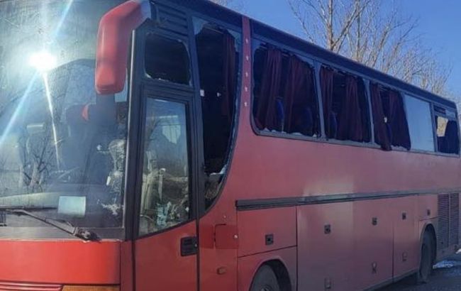 Rusiya Xarkov vilayətində avtobusa zərbə endirdi: Ölən və yaralanan var