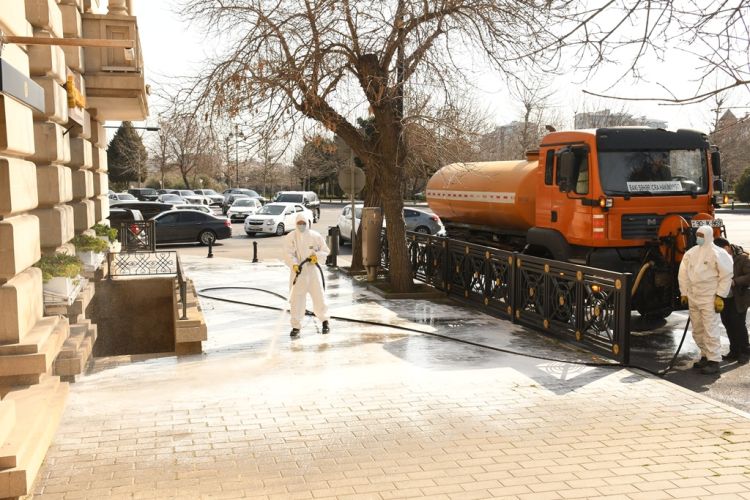 Bu gün Bakının 537 küçəsi yuyulub - FOTO