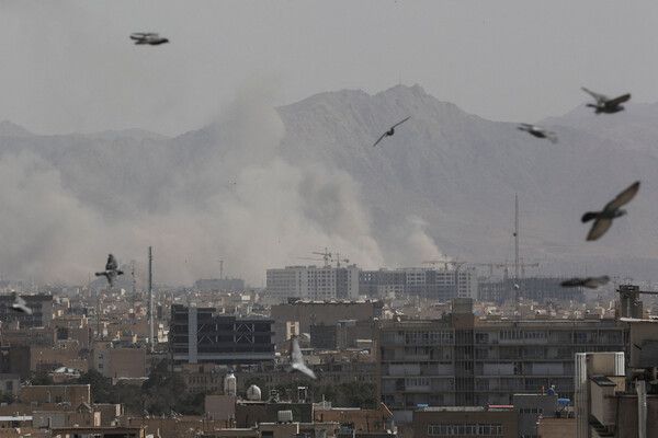 İsrail İran hökumətinin hədəflərinə zərbələr endirməyə başlayıb