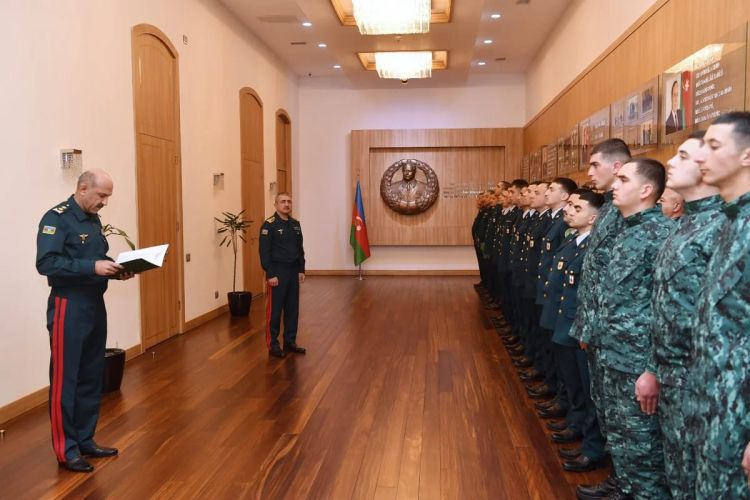 Elçin Quliyev xidməti-döyüş fəaliyyətində fərqlənən hərbi qulluqçuları təltif edib - FOTO