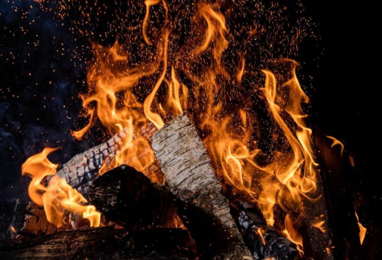 Sumqayıtda tonqal yandırılan zaman partlayış baş verib,10 nəfər xəsarət alıb 