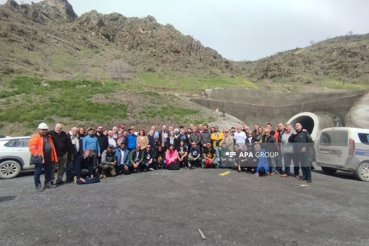 Səyyahlar Horadiz–Ağbənd avtomobil və dəmir yolu üzrə görülən işlərlə tanış olublar