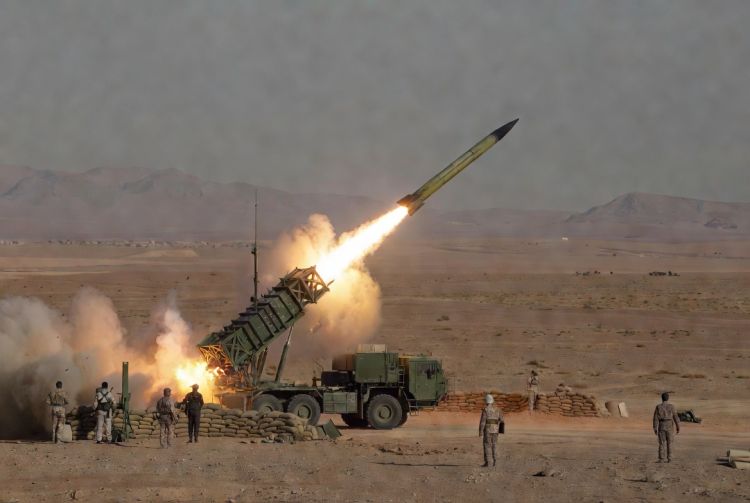 İsrail İranda silah zavodlarını hədəf alıb