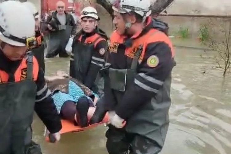 Su basmış ərazilərdən 216 nəfər təxliyə olunub -  RƏSMİ - VİDEO