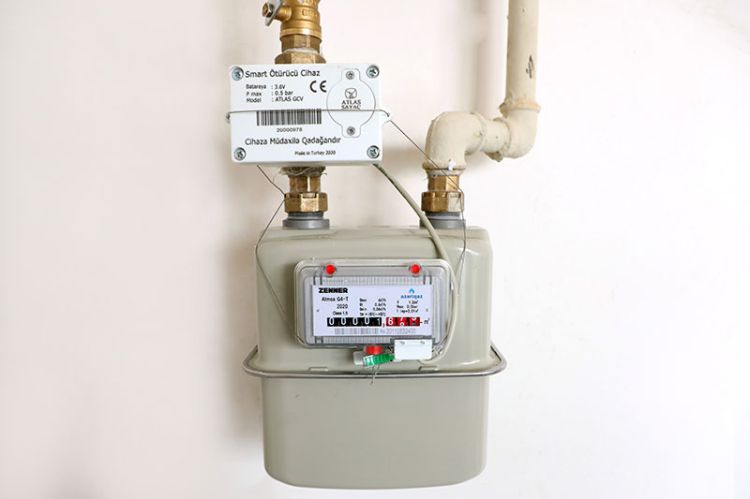 Qazi şikayət etdi: Qaz sayğacı evimizə təhlükə yaradır - VİDEO