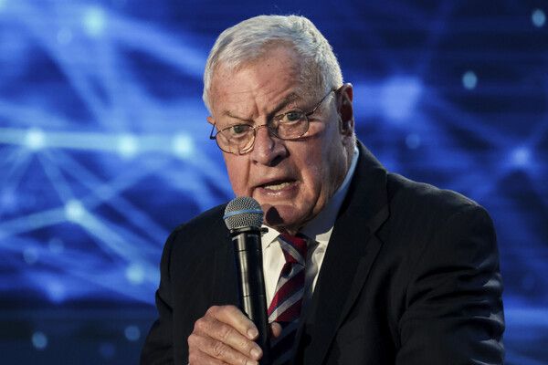 Kelloq NATO-nu qorxaq adlandırdı