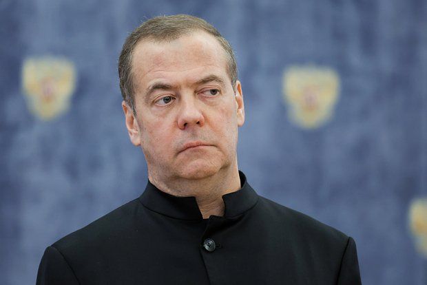 Medvedyev ABŞ-ın NATO-dan çıxma ehtimalından danışdı