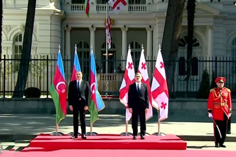 Prezident İlham Əliyevin Tbilisidə rəsmi qarşılanma mərasimi keçirilir