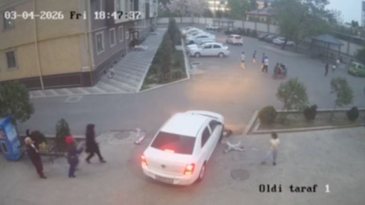 Azyaşlı uşaqları maşın vurdu –  VİDEO