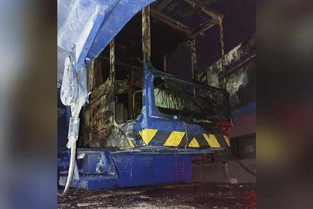 Rusiyada əcnəbi depoya girərək qatarı yandırıb