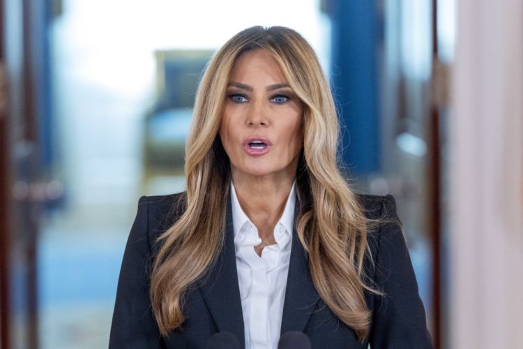 Melaniya Tramp Ceffri Epşteynlə əlaqəsi olduğu iddialarını inkar edib