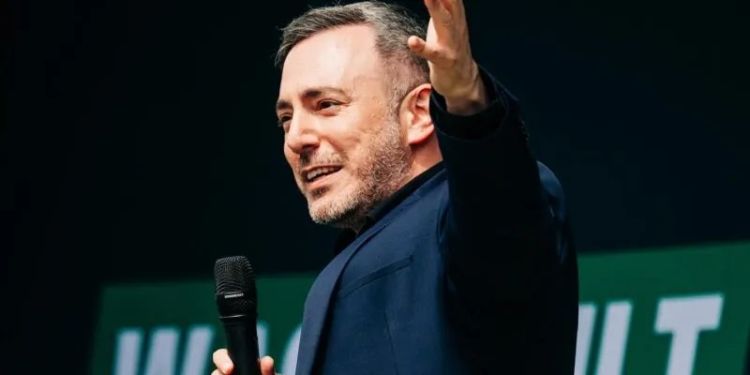 Avropa Parlamentinin üzvü: "Orbanın işi bitdi. İndi Vensi Tbilisiyə dəvət edə bilərik?!"