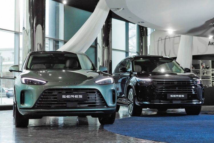  Avtomobil dünyasında İLK: oturacağın altına unitaz hazırlandı - FOTO