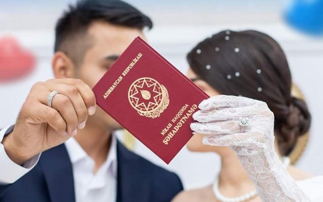 Azərbaycanda həm evlənənlərin, həm də boşananların sayı azalıb