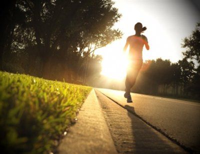 Alimlər: Səhər gəzintiləri arıqlamağa kömək edir