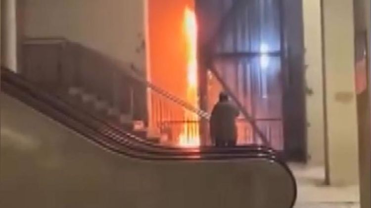 Taksim metro stansiyasında liftdə yanğın baş verib