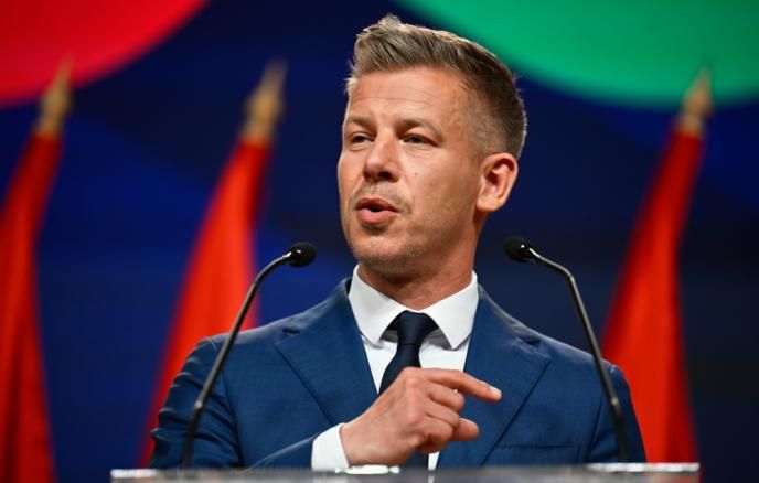 Madyar Macarıstan prezidentindən tapşırıq alıb