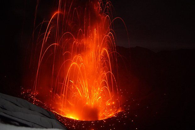 İndoneziyada vulkan püskürməsi baş verib