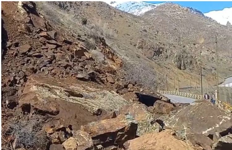 Ordubadda qaya uçub:  32 ev qazsız qaldı