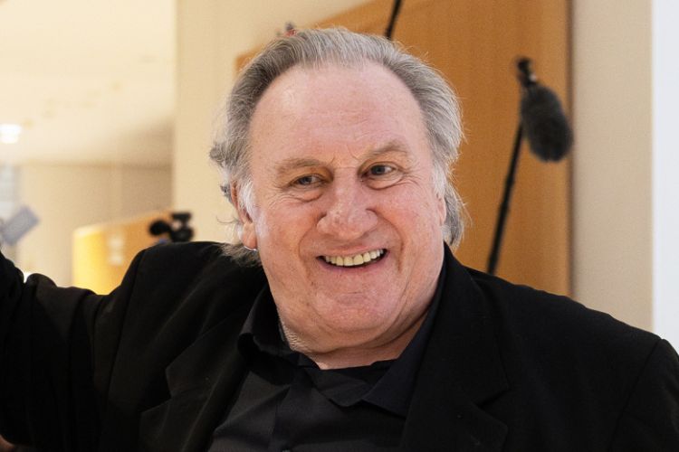 Depardye qalmaqallı videonun saxta olduğunu sübut edə bilmədi.