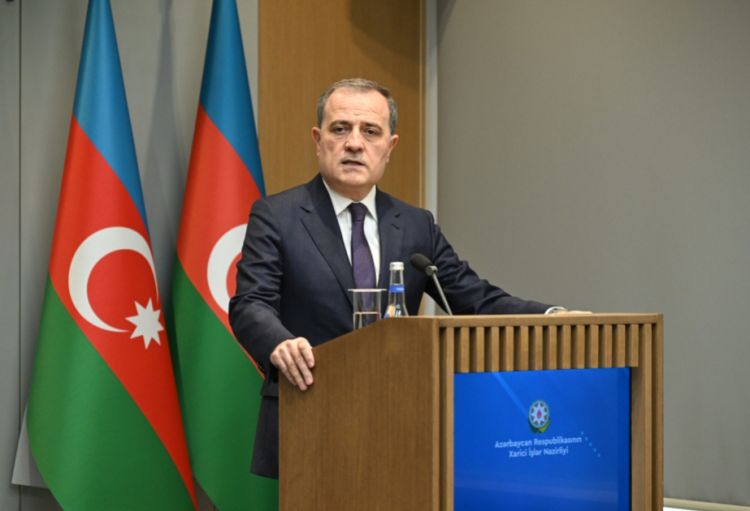 Ceyhun Bayramov Tailanda işgüzar səfərə yola düşüb