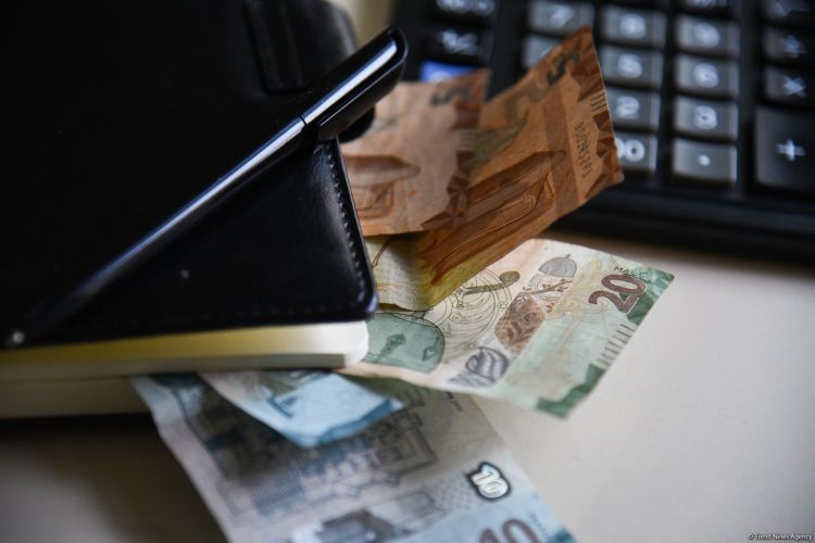 Azərbaycanda atasının kredit borcu övladına qaldı: Mütəxəssis səbəbi izah etdi