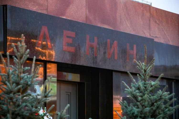 Moskva Leninin mavzoleyi ilə bağlı gözlənilməz qərar verib