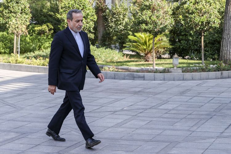 Əraqçi danışıqlar üçün Pakistana gedir