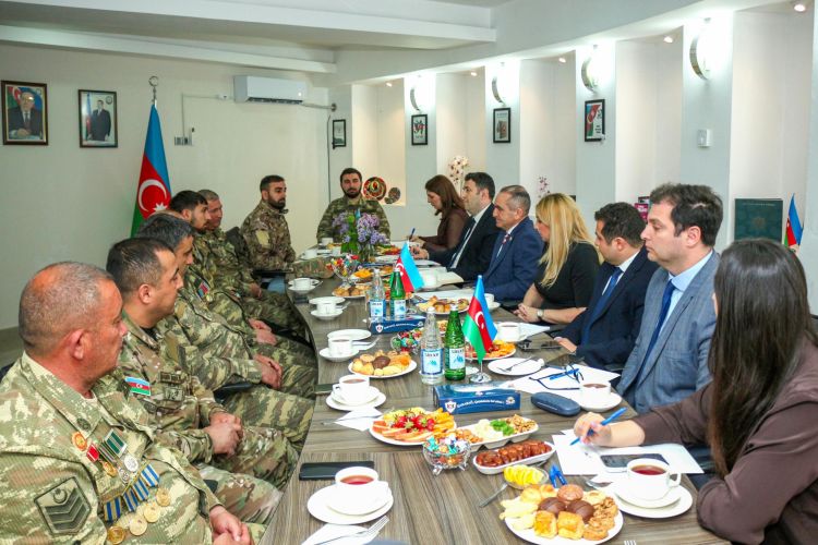 Daha bir qrup qazi reabilitasiya olunaraq əvvəlki sağlamlıqlarına qovuşub - FOTO