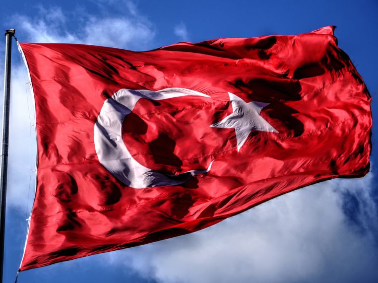 İrəvanda radikalizm mesajı: Bayraq yandırılması Ermənistan cəmiyyətində təhlükəli meyillərin göstəricisidir