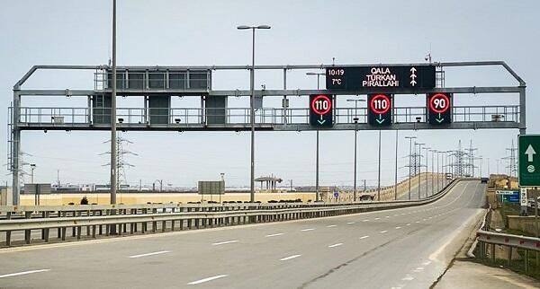 Bu yolda bütün zolaqlar üzrə  sürət həddi endirildi