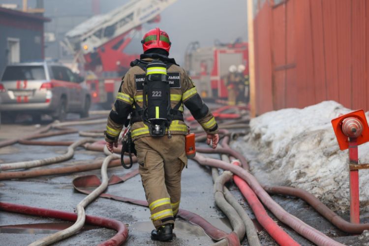 Rusiyada əyləncə mərkəzi yanıb - VİDEO