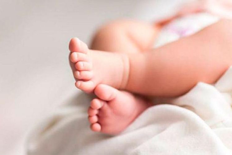 Bakıda körpə müayinəyə aparıldığı xəstəxanada ölüb