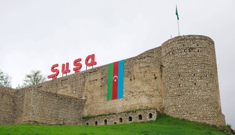 Xarici diplomatlar Şuşada bərpa işləri ilə tanış olublar