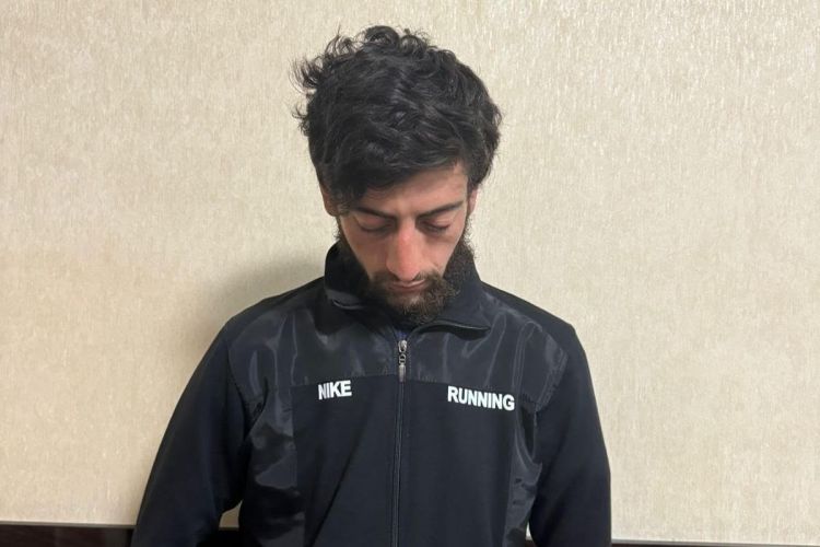 Polis Sumqayıtda Dövlət Bayrağına hörmətsizlik edən şəxsi saxlayıb