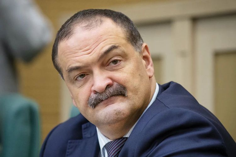 Putin Məlikovu tamamilə vəzifəsindən azad etdi