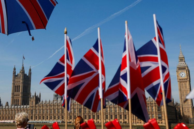 London Rusiyaya qarşı sanksiyaları genişləndirib